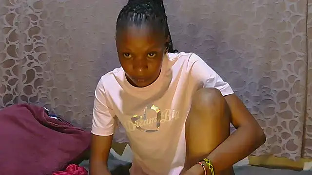 Snapshot of slim_girl02 chatting on April 1, 2:47 pm slim girl02 online show from April 1, 2:47 pm
