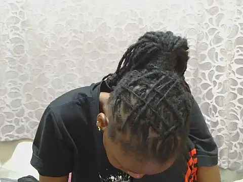 Snapshot of slim_girl02 chatting on May 1, 5:17 pm slim girl02 online show from May 1, 5:17 pm
