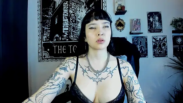 Demongirl6666 online show from October 22, 5:56 pm
