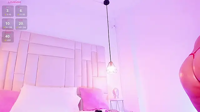 HannaKarson online show from January 30, 2:36 pm