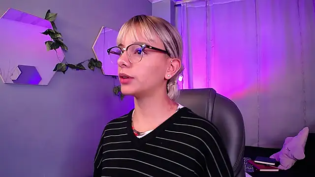 peyton golden1 online show from October 29, 3:42 am