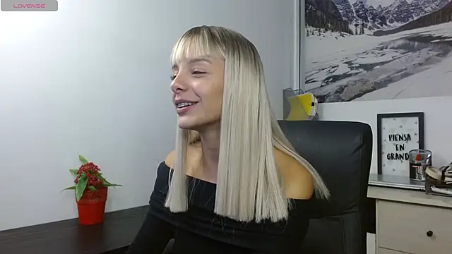 peyton golden1 online show from November 3, 3:41 am