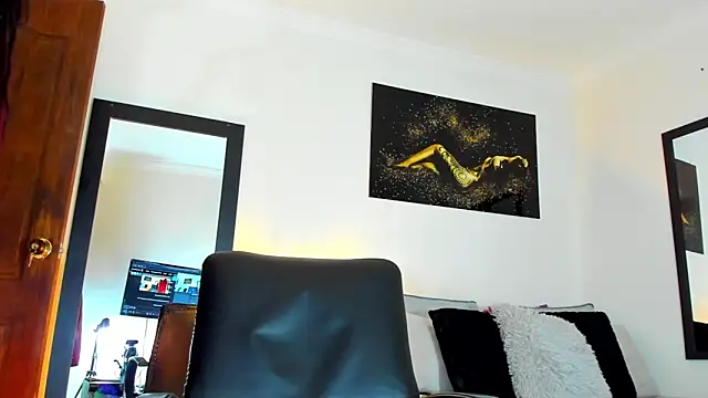 KimberlyBanks2 online show from November 30, 1:04 pm