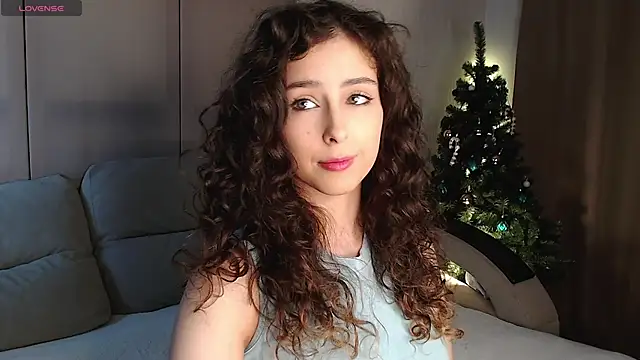 Snapshot of cosmosbaby chatting on December 15, 1:11 pm cosmosbaby online show from December 15, 1:11 pm