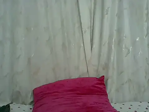 PrettyPrincess14 online show from July 13, 1:47 pm