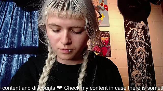 NEXT DOOR GIRL  online show from January 17, 5:41 pm