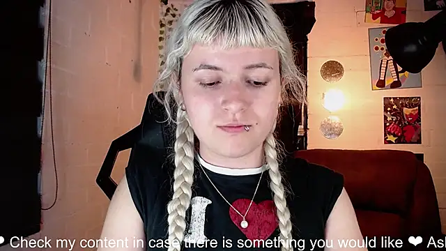 NEXT DOOR GIRL  online show from January 22, 3:20 am