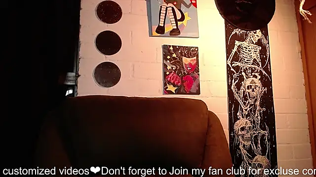 NEXT DOOR GIRL  online show from January 24, 3:11 am