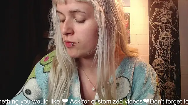 NEXT DOOR GIRL  online show from January 25, 3:40 am