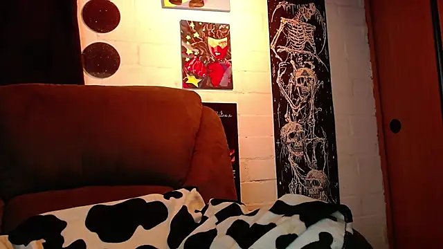 NEXT DOOR GIRL  online show from February 27, 1:59 am