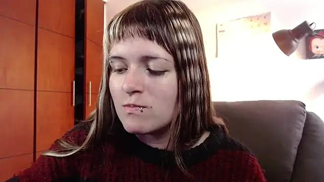 NEXT DOOR GIRL  online show from September 28, 1:38 pm