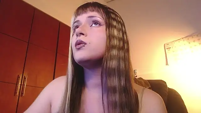 NEXT DOOR GIRL  online show from October 1, 10:05 pm