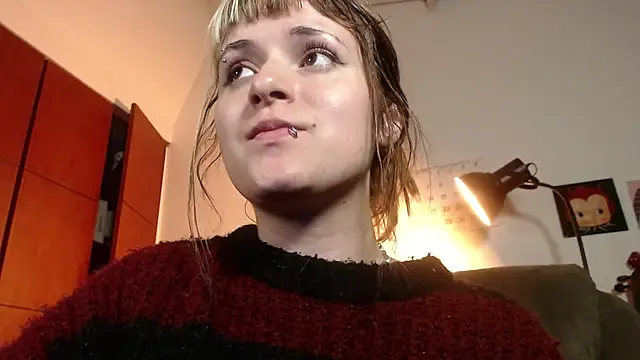 NEXT DOOR GIRL  online show from October 9, 11:03 pm