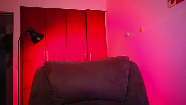 NEXT DOOR GIRL  online show from February 23, 11:13 pm