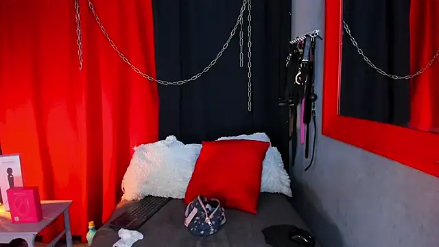 AvaLusty online show from September 27, 11:59 am