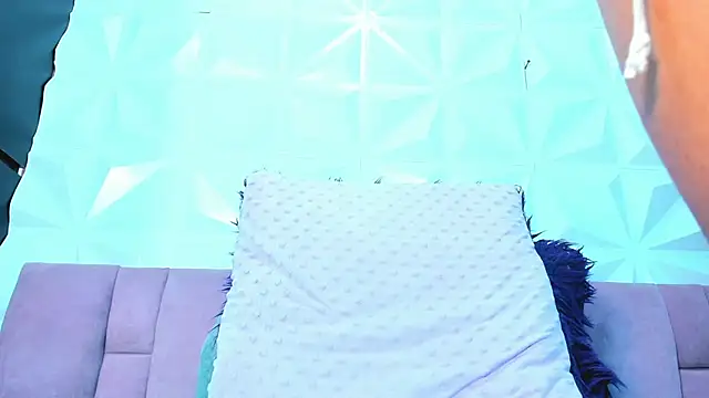 Briyit Doll online show from January 17, 4:06 am