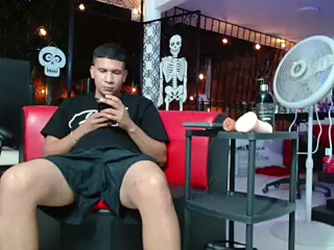 damiam fiery online show from November 6, 3:51 am