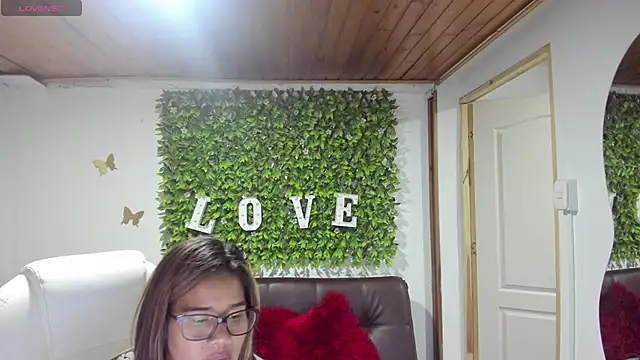 Enma  clark online show from February 3, 7:31 pm