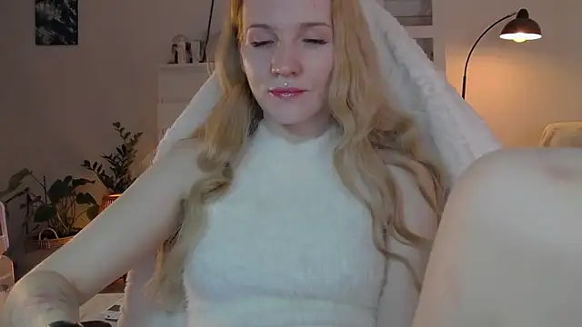 Snapshot of ginger_vi chatting on February 25, 12:14 am ginger vi online show from February 25, 12:14 am