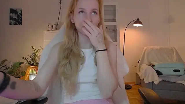 Snapshot of ginger_vi chatting on February 25, 10:07 pm ginger vi online show from February 25, 10:07 pm