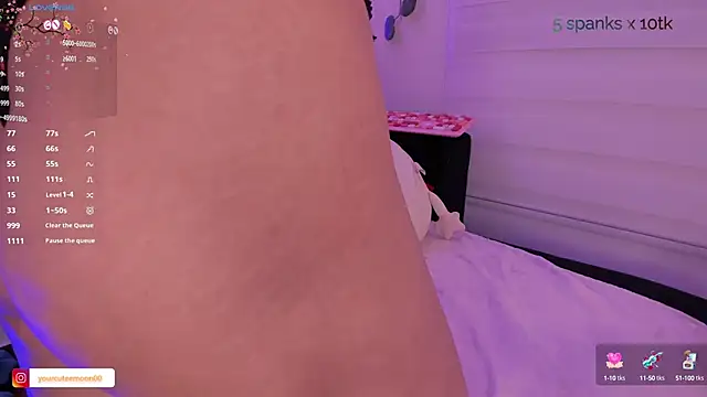 moonliiiight1 online show from December 19, 2:01 am