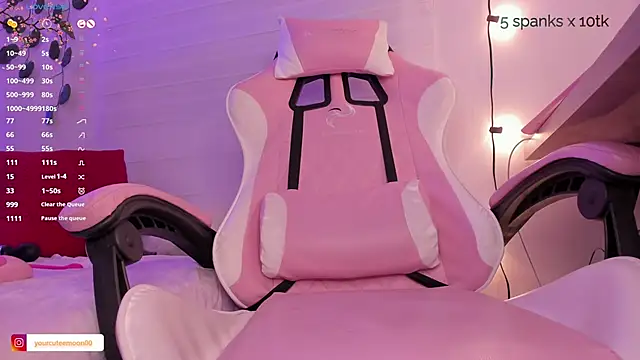 moonliiiight1 online show from December 19, 5:07 am