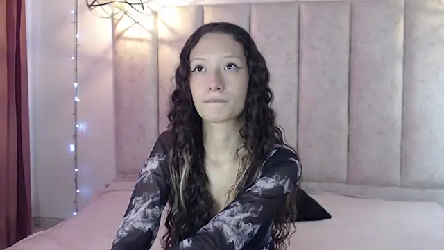 abbycutecs online show from December 17, 1:50 pm