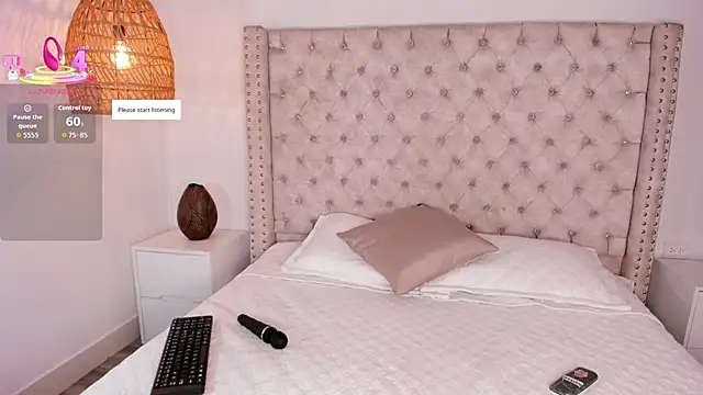 Maya Bluee online show from October 5, 3:49 am