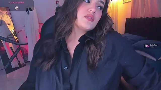 ellarosee  online show from October 21, 6:19 pm