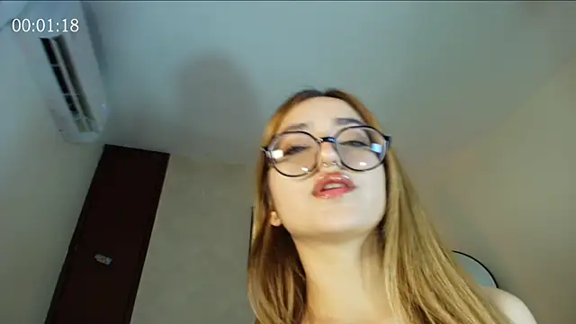 SweetJennaa online show from July 16, 11:44 pm