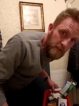 otterlover123 online show from February 15, 7:32 pm