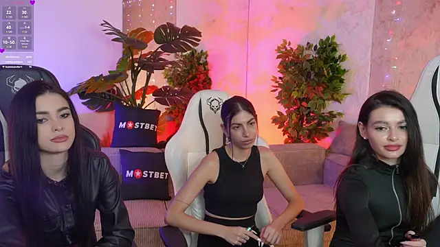 Gabriella054 online show from December 5, 2:33 pm