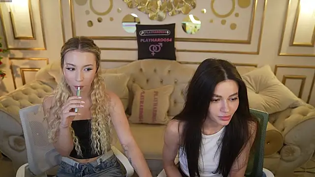 Gabriella054 online show from April 8, 3:01 pm