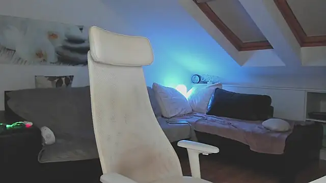 MiaRouge online show from September 23, 3:20 am