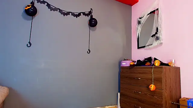 jade brunnette online show from October 6, 8:28 pm