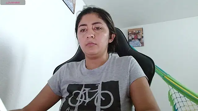 Snapshot of danna_peterson1 chatting on March 9, 8:13 pm danna peterson1 online show from March 9, 8:13 pm