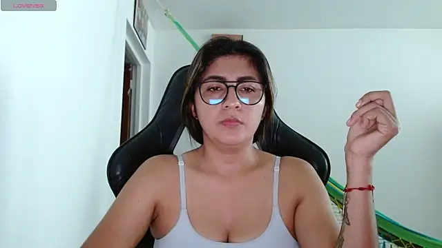 Snapshot of danna_peterson1 chatting on March 18, 7:39 pm danna peterson1 online show from March 18, 7:39 pm