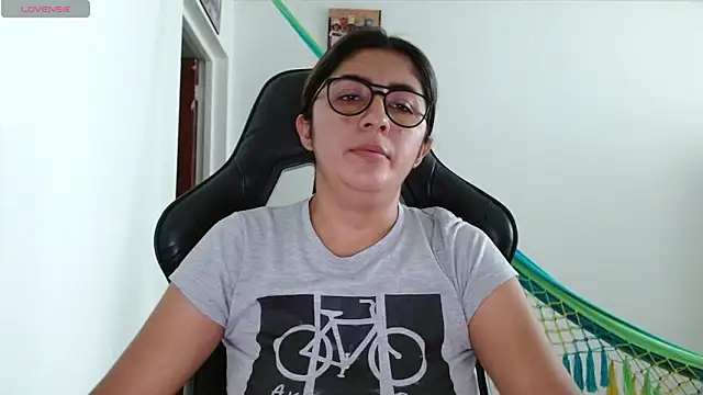 Snapshot of danna_peterson1 chatting on March 20, 8:25 pm danna peterson1 online show from March 20, 8:25 pm