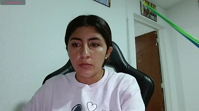 Snapshot of danna_peterson1 chatting on April 16, 11:40 pm danna peterson1 online show from April 16, 11:40 pm