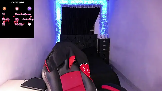 Snapshot of Mariana_Hasper_ chatting on February 24, 11:41 pm Mariana Hasper  online show from February 24, 11:41 pm