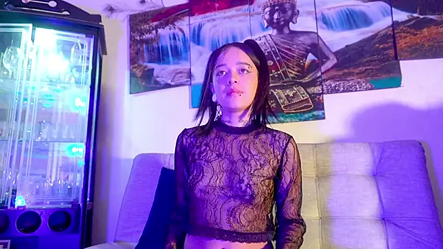 ariana-white- online show from April 14, 11:33 pm