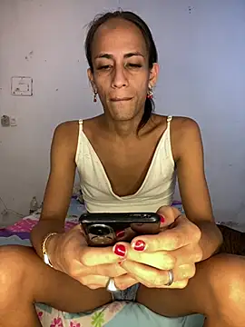 Snapshot of AlexaWarner chatting on July 1, 11:59 pm AlexaWarner online show from July 1, 11:59 pm