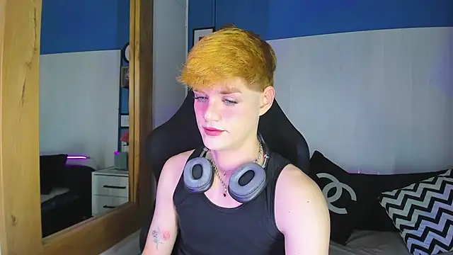 VladHellsing4 online show from October 22, 2:28 pm