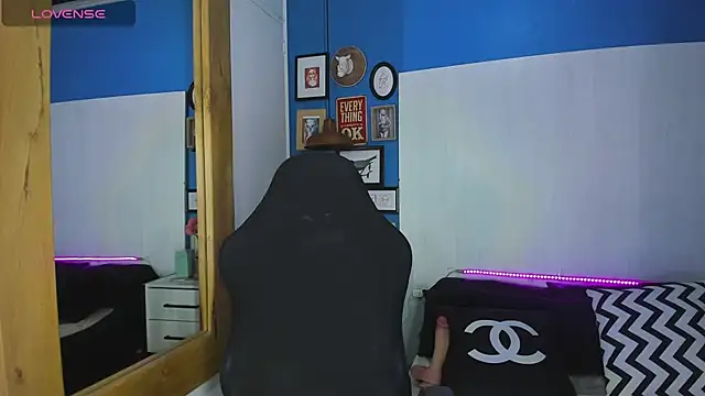 VladHellsing4 online show from November 5, 1:44 pm