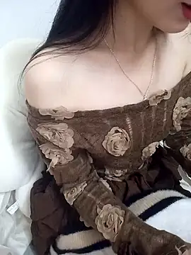 Snapshot of Lovely_kute chatting on February 10, 11:13 pm Lovely kute online show from February 10, 11:13 pm