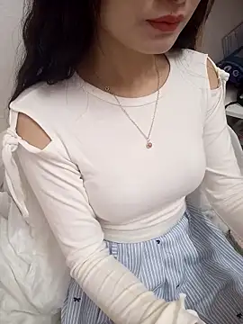 Snapshot of Lovely_kute chatting on February 18, 10:47 pm Lovely kute online show from February 18, 10:47 pm