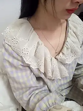 Snapshot of Lovely_kute chatting on February 22, 1:44 am Lovely kute online show from February 22, 1:44 am