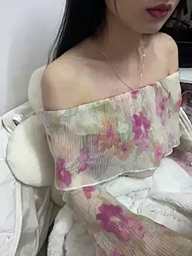 Snapshot of Lovely_kute chatting on February 23, 6:56 pm Lovely kute online show from February 23, 6:56 pm