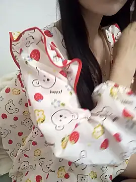 Snapshot of Lovely_kute chatting on March 8, 5:28 am Lovely kute online show from March 8, 5:28 am