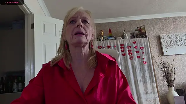 TopazCamgirl online show from April 15, 3:30 pm